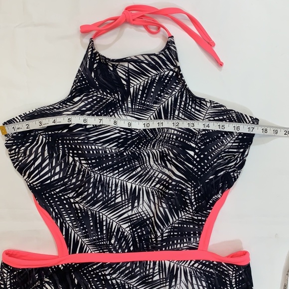 Time and Tru Women's Cut-Out One-Piece Swimsuit xl - Picture 8 of 13